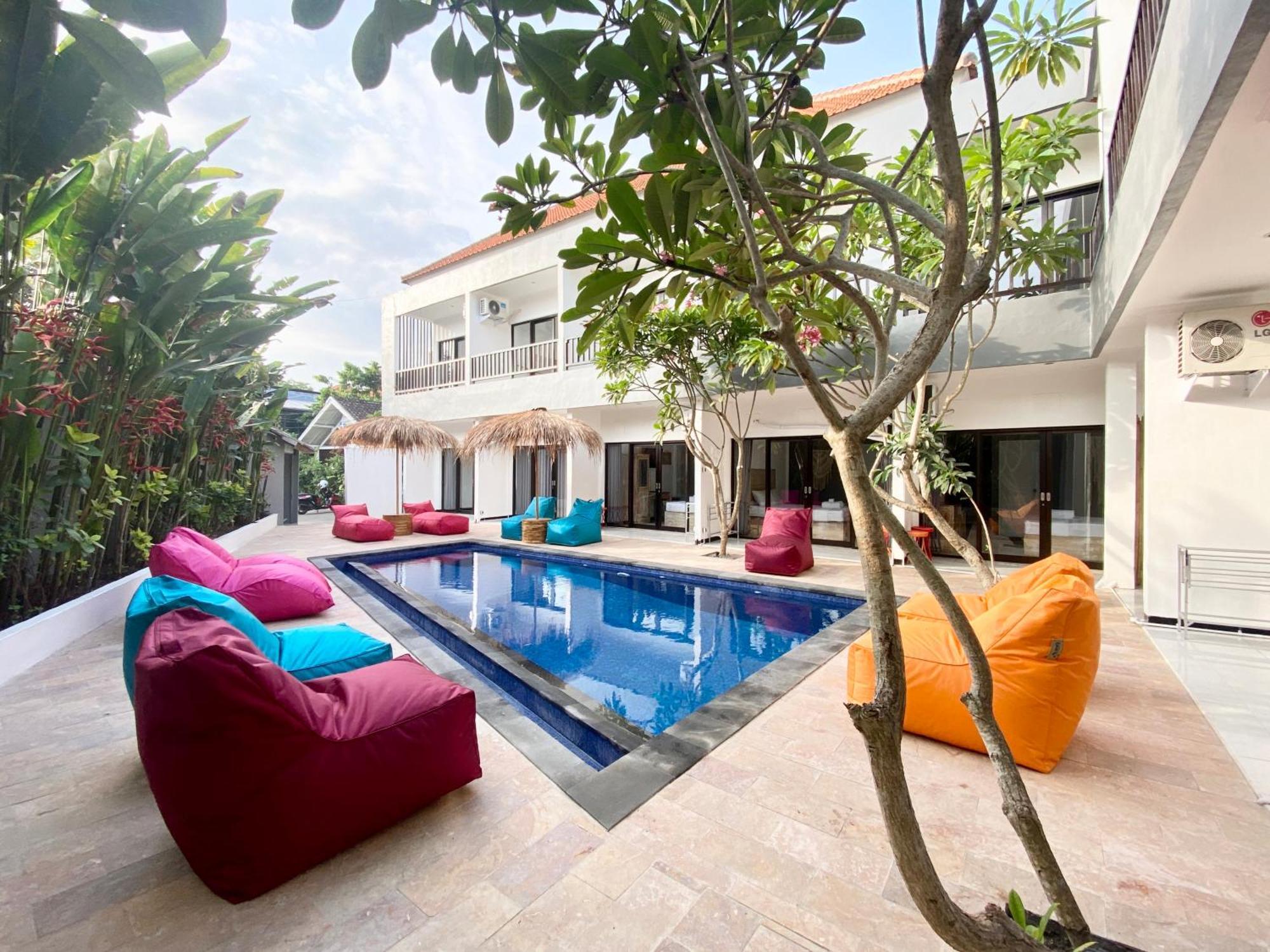Summer Of Surf Hostel Uluwatu Ungasan Extérieur photo