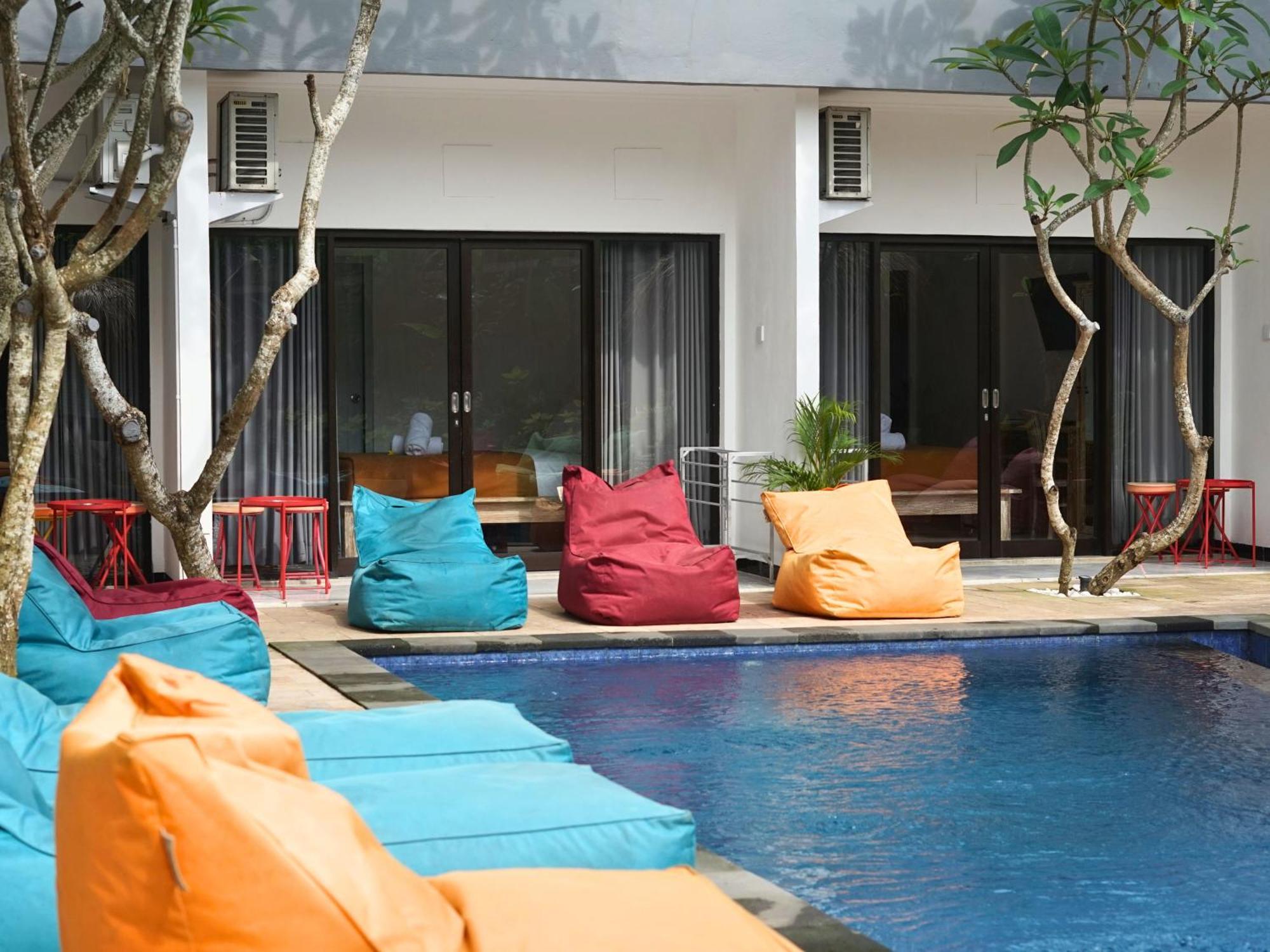 Summer Of Surf Hostel Uluwatu Ungasan Extérieur photo