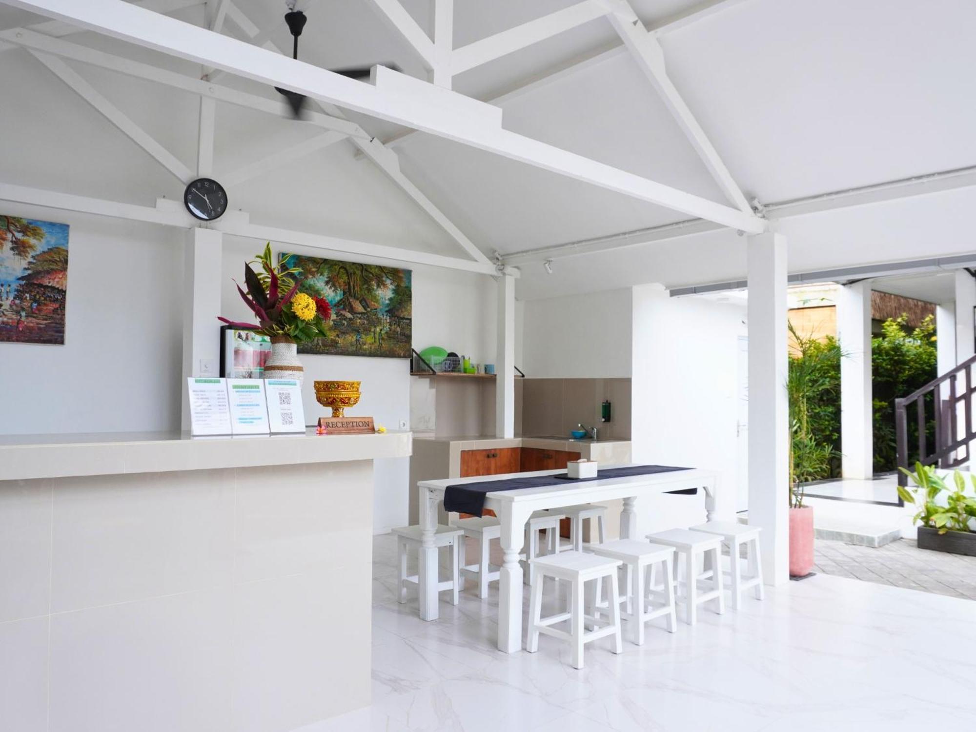 Summer Of Surf Hostel Uluwatu Ungasan Extérieur photo